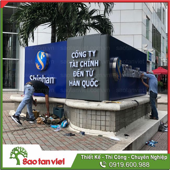 bảng hiệu quảng cáo Shinhan 2