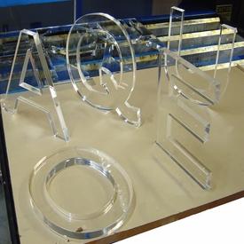 Gia Công Cắt Chữ Mica ( Chữ Acrylic )