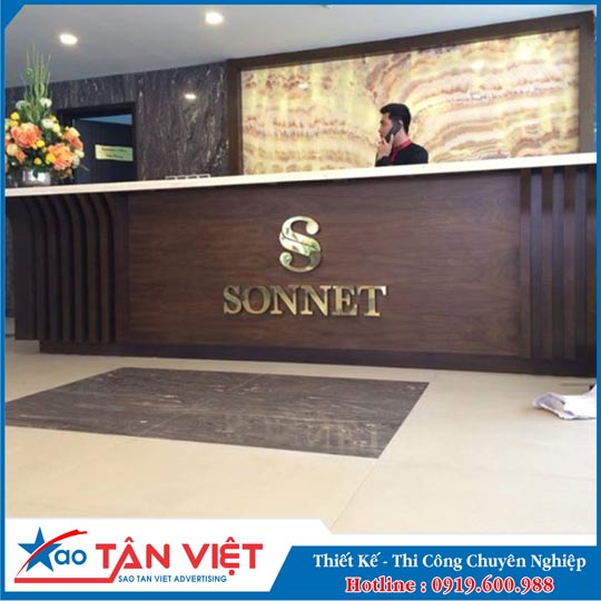 logo inox vang lam hop noi den neon sign da sang sonet